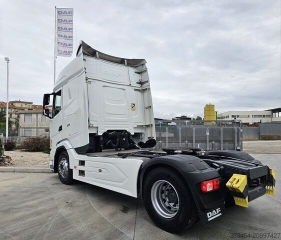 Tractor estándar DAF XG 480 FT