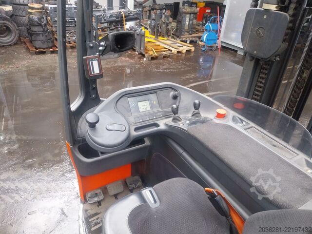 Chariot à mât rétractable Linde R14HD-01
