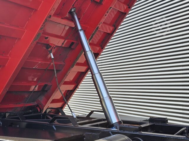 Darus billenőplatós teherautó MAN TGM 18.250 / 4X4 / EEV / HIAB CRANE + TIPPER / ...