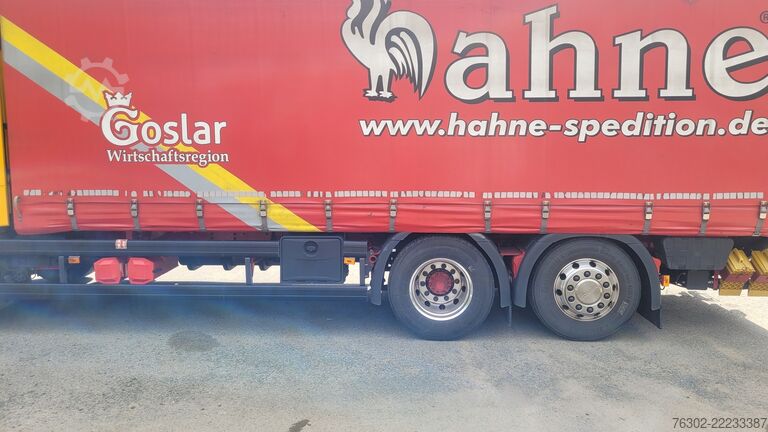 Kamion sa ravnom platformom i ceradom SCANIA R 450 Topline 6x2 Lift&Lenkachse LBW Alu