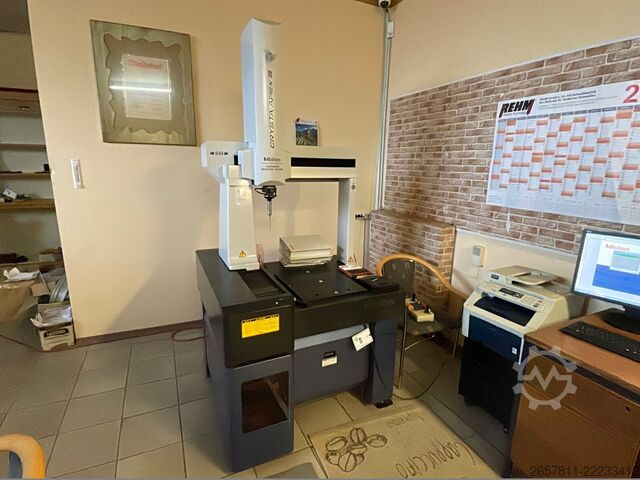 Machine à mesurer tridimensionnelle Mitutoyo Crysta Apex S544