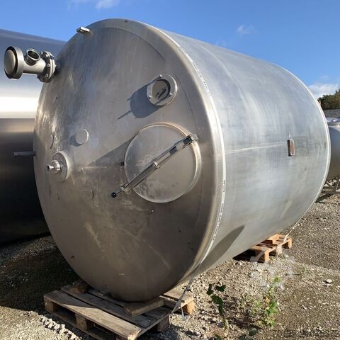 Μονωμένη δεξαμενή από ανοξείδωτο ατσάλι V2A χωρητικότητας 9000 λίτρων  S16870