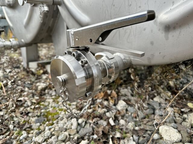 Réservoir de stockage ovale de 2 500 litres en inox V2A H. BAUER Maschinen- und Apparatebau 9669