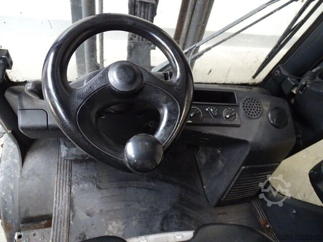 Empilhadeira diesel Linde H30D-01