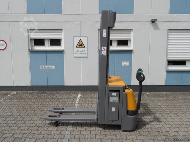 Gerbeur manuel Jungheinrich EJC 214z - Initialhub - 5,35 m Triplex
