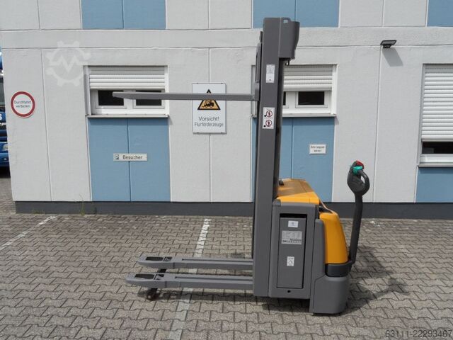 Gerbeur manuel Jungheinrich EJC 214z - Initialhub - 5,35 m Triplex