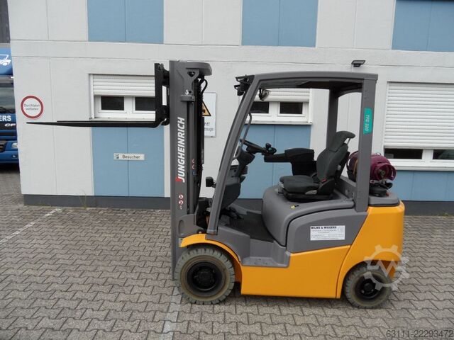 Chariot élévateur GPL Jungheinrich TFG 320 - Freihub - weiße Reifen