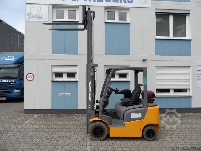 Chariot élévateur GPL Jungheinrich TFG 320 - Freihub - weiße Reifen