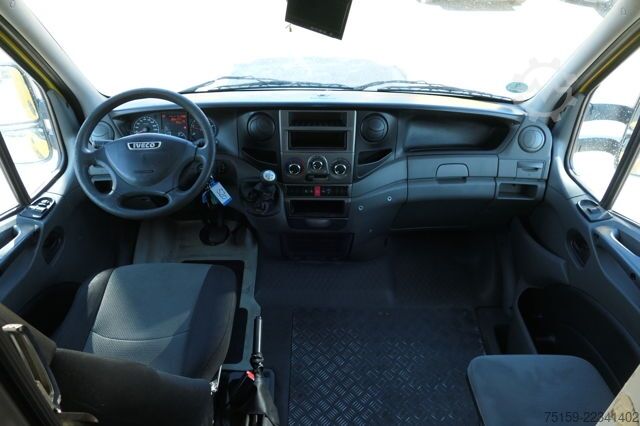 Dubă cu caroserie tip cutie iveco Daily 35 S11 C30C AUTOMATIK KAMERA Regale LUFT DURCHGANG EURO-5 CoC