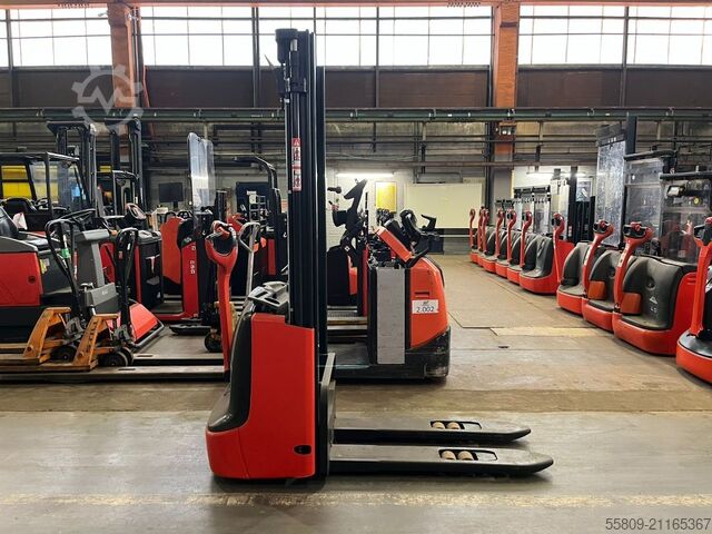 High Lift stacker Linde L 12 //