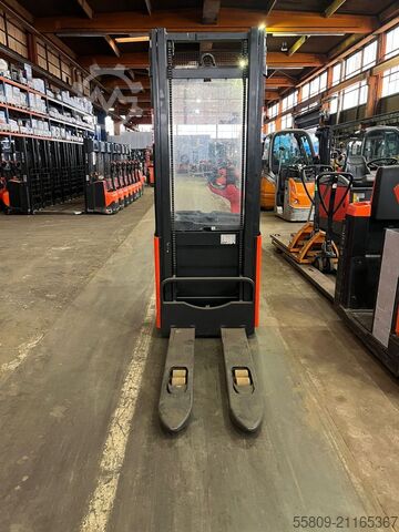 High Lift stacker Linde L 12 //