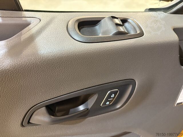 Bestelbus Ford Transit 350 2.0 TDCI L3H2 Trend 130 PK / Euro 6...