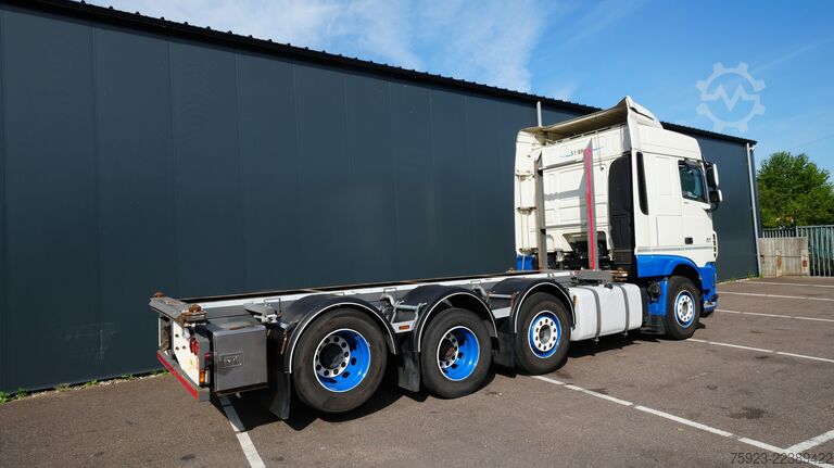 Kontejnerski transport DAF XF 510 8x2 20FT container transport truck