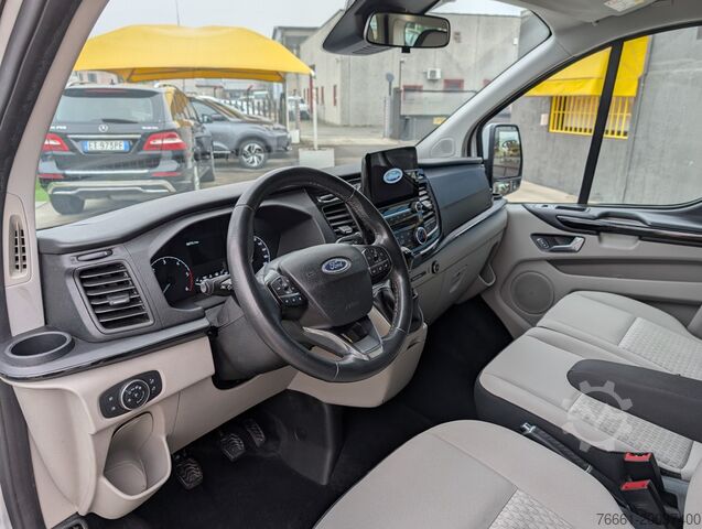 Kleinbus Ford Tourneo Custom 320 2.0TDCi 130CV Trend 9