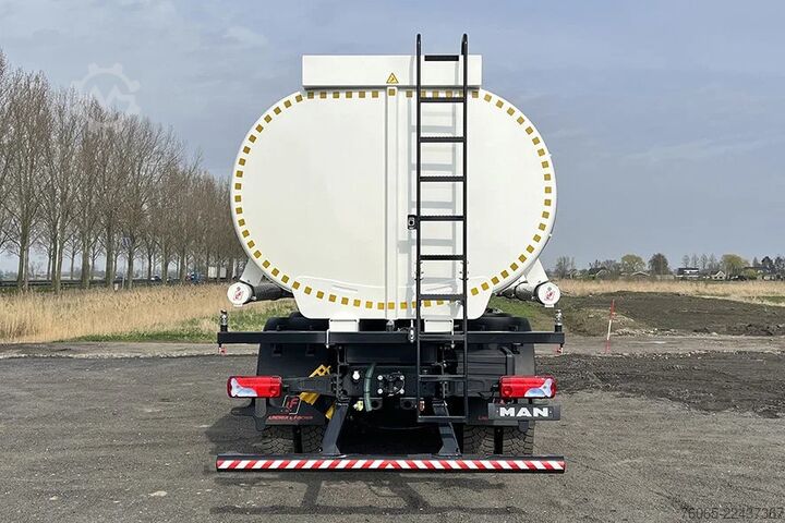 Autocisterna per alimenti MAN TGS 33.400 BB CH Water Tank Truck (8 units)