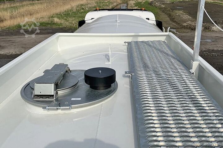 Autocisterna per alimenti MAN TGS 33.400 BB CH Water Tank Truck (8 units)