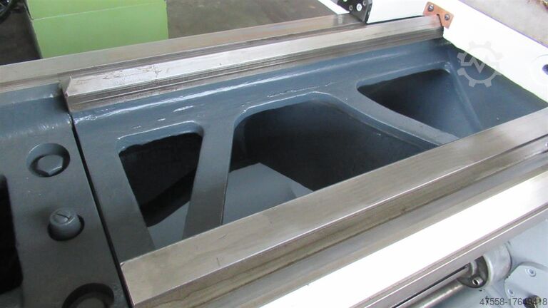 Center draaibank en doorvoerspindeldraaibank Strunguri SNA 560x2000