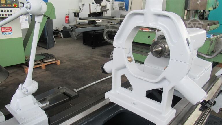 Center draaibank en doorvoerspindeldraaibank Strunguri SNA 560x2000