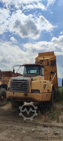 Autocarro con cassone VOLVO A35D
