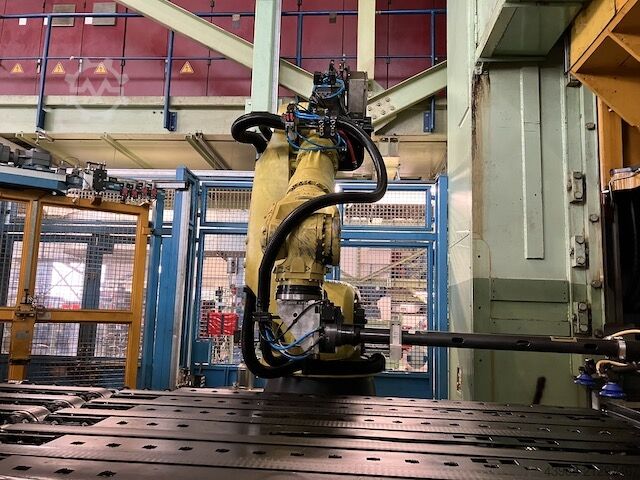 Double column press / Straight side press SCHULER EBS2-800-3,5-700