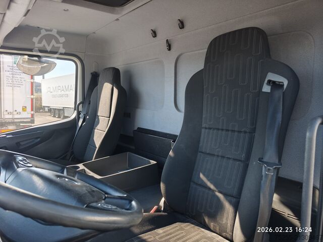 Skåpbil Mercedes-Benz Atego 1221