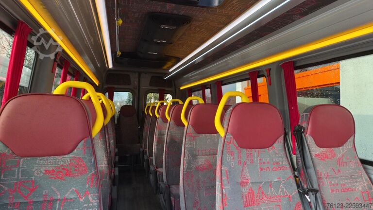 Kleinbus MERCEDES-BENZ 515 Sprinter 22 Schlafsessel Vorlauffahrzeug