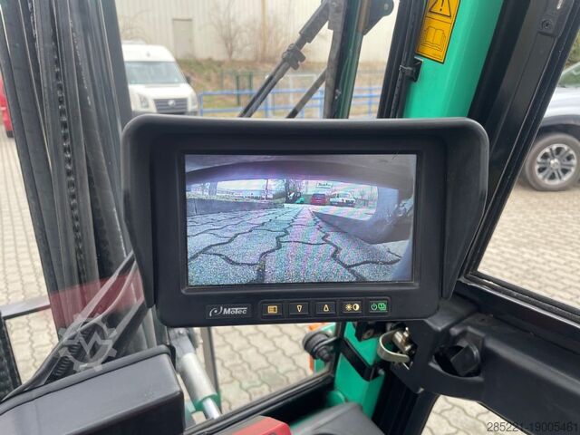 LPG-vorkheftruck Mitsubishi FG25N mit Kamera