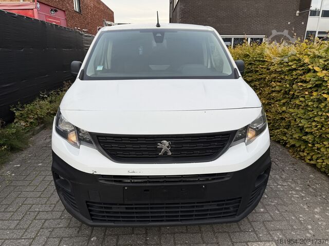 Kompaktní dodávka Peugeot partner 1.5hdi 130pk euro6 Automaat