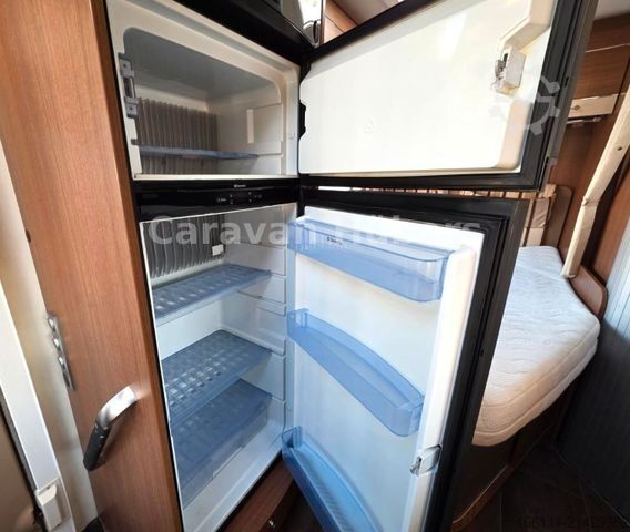 Integriertes Wohnmobil BÜRSTNER Aviano I 709 - Einzel/Hubbett  -