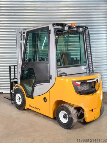 Dieselový čelní nakladač Jungheinrich DFG 320 - Service Neu - nur 3958 Std. - KUBOTA