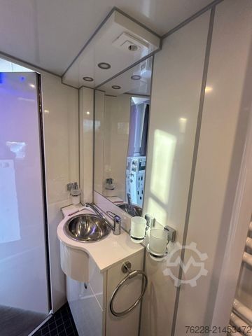 Camion pour bétail MERCEDES-BENZ Pferdetransporter