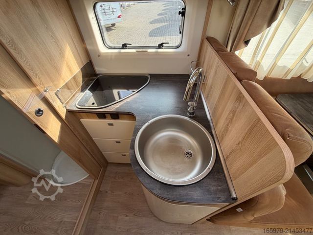 Camping-car semi-intégré GIOTTILINE Therry T37