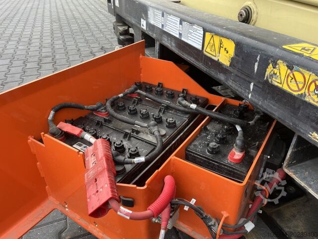 Ascensore a forbice JLG 4045R