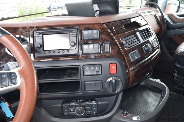 Gevaarlijke stoffen vrachtwagen DAF XF480 SSC ADR EXII EXIII Intarder Leder Xenon