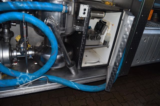 LKW mit Tankaufbau MERCEDES-BENZ Antos 2545 Magyar 16.500L Milchtank Reinigung