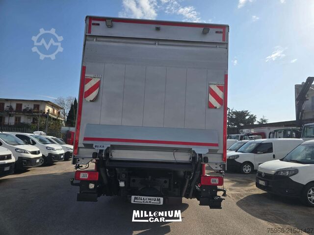 Camión plataforma con toldo Iveco SWAY 460 CENTINATO 7,40 SPONDA RETARDER