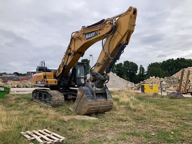 Excavator de demolare Sany SY500H with long front demolition rig