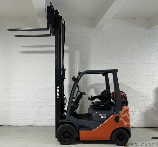 Wózek widłowy Toyota 02-8FGF18