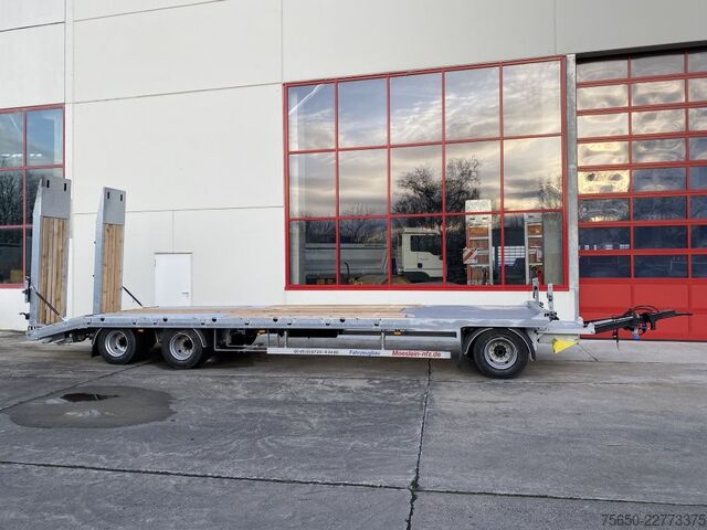 Rimorchio a pianale ribassato Möslein T 3-8,20 P VB H1 Blatt  3 Achs Tieflader mit gerader Ladefläche 8,10 m, Neufahrzeug