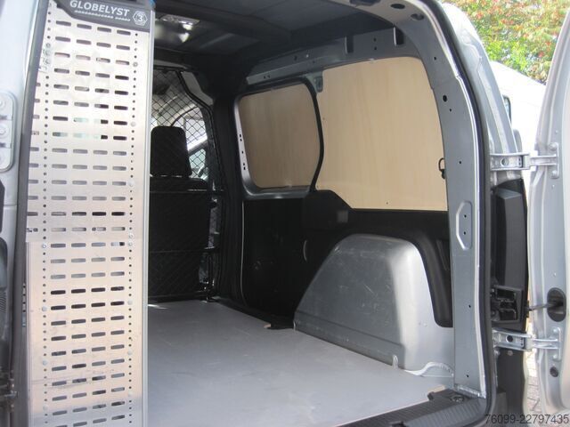Bestelwagen met Sortimo werkplaatsinrichting. Renault Kangoo Rapid dCi 95 Extra Sortimo Werkst