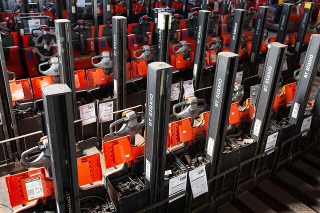 Manual stacker bt SWE 080L Batterie 01/2016