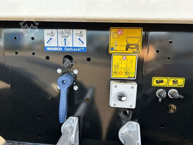 Tiptrailer KÄSSBOHRER SKS.Y 27m³ Stahlmulde Cramaro elektr. Verdeck