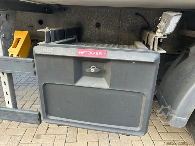 Box-semitrailer  Rohr Kühlkoffer mit Elektro Kühler und LBW