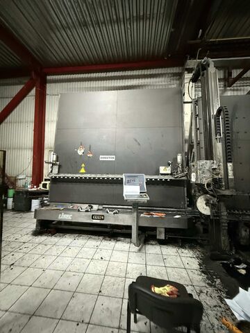 Mašina za proizvodnju izolacionog stakla Lisec 