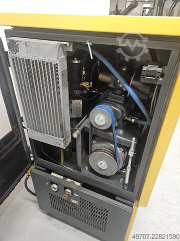 Schroefcompressor met koeldroger Kaeser airtower 8 