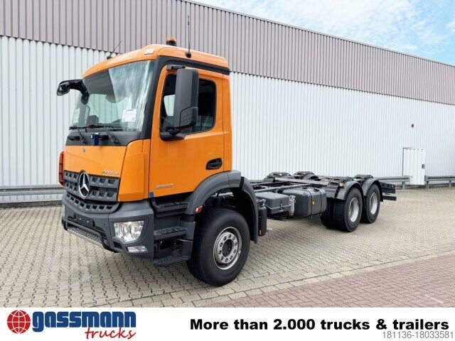 Haakarm vrachtwagen Mercedes-Benz Arocs 2633 6x4, 2x Nebenantrieb