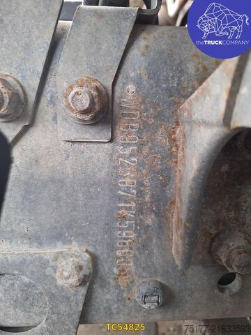 Konténerszállítás Mercedes-Benz Actros 3235