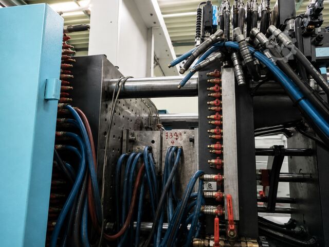 Fröccsöntő gép Sumitomo (SHI) Demag Systec Servo 420/820-2300