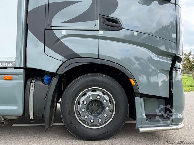Suitcase Iveco S-WAY