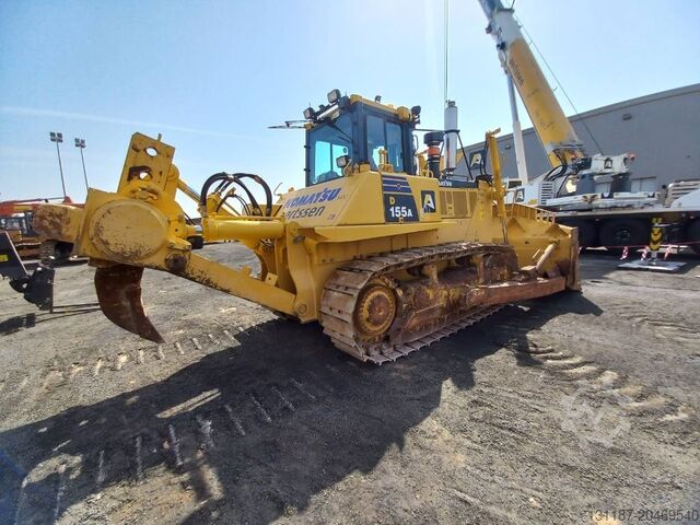 Nivelační stroj Komatsu D155A-6R (4 Pcs available in Abu Dhabi)